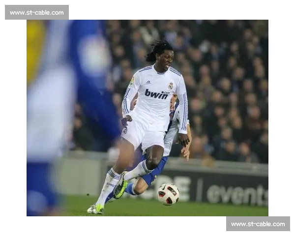 塞拉利昂设计师笔下的阿森纳：客场球衣里的非洲情书